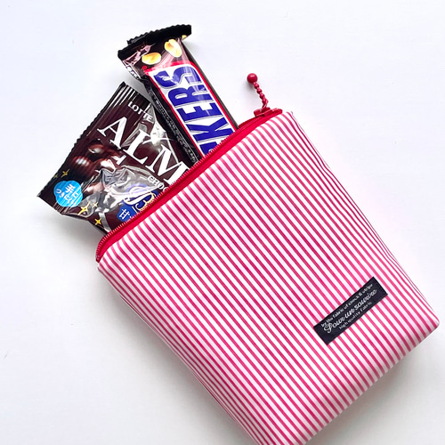 【専用】ミニバック風たためる保冷ポーチ持ち手付★TOYナイトボックス★ユキエモン ラミネートのミニ保冷ポーチ（ストライプレッド）14cmファスナー ミニ