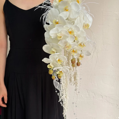 結婚式の花嫁 胡蝶蘭造花、外装ウェディングドレス、写真撮影、結婚式