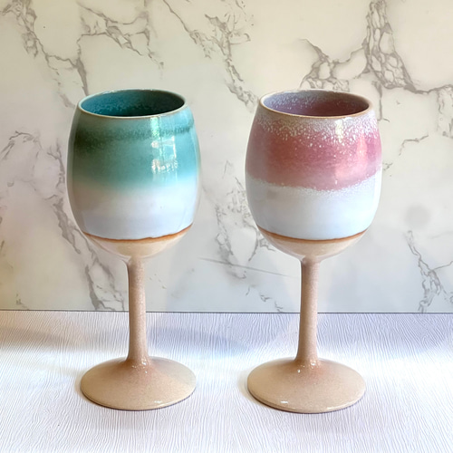 お酒が美味しくなる 萩焼 「SAKE CUP」緑彩・桜彩ペア ワイングラス 萩
