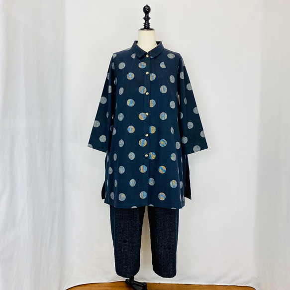 【マンガン絣】スリットロングブラウス 水玉 ドット スミ黒 長袖 柔軟起毛加工 