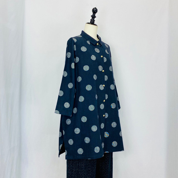 【マンガン絣】スリットロングブラウス 水玉 ドット スミ黒 長袖 柔軟起毛加工 