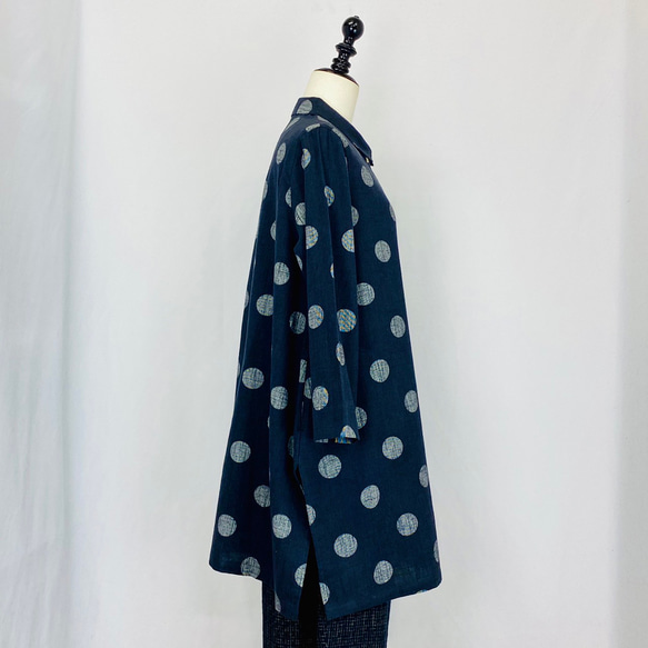 【マンガン絣】スリットロングブラウス 水玉 ドット スミ黒 長袖 柔軟起毛加工 