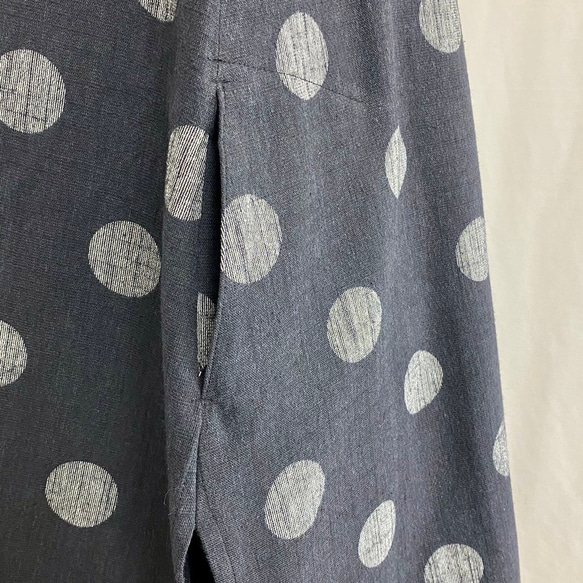 【マンガン絣】スリットロングブラウス 水玉 ドット スミ黒 長袖 柔軟起毛加工 