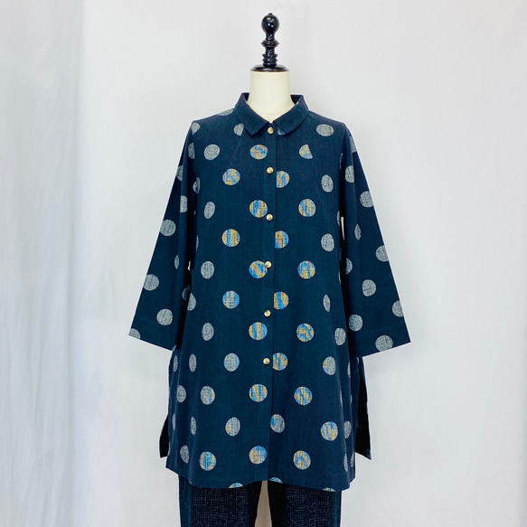 【マンガン絣】スリットロングブラウス 水玉 ドット スミ黒 長袖 柔軟起毛加工 