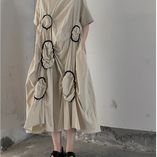 編集中新品　SM2☆ベージュ／配色ギャザーワンピース Samansa Mos2（サマンサ モスモス）の「配色ギャザーワンピース