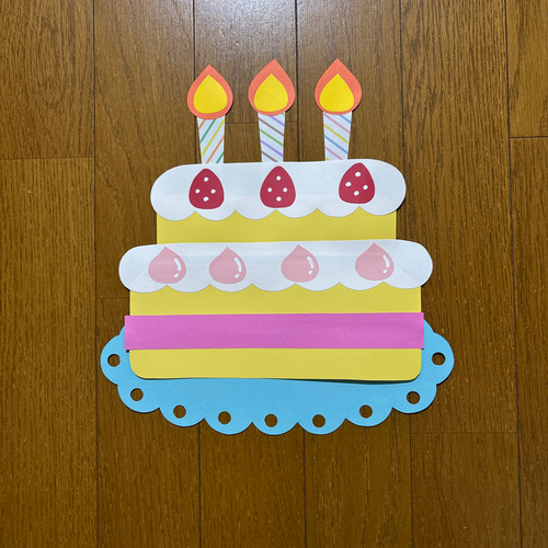 壁面飾り【2段ケーキ】 記念日 誕生日 アニバーサリー 画用紙 ウォール
