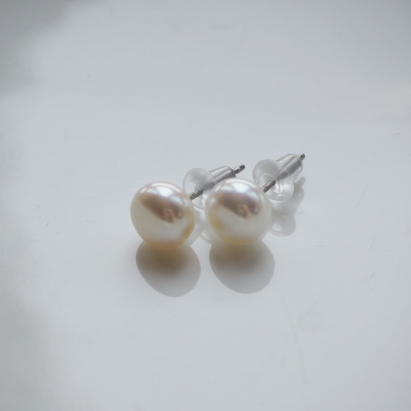簡約淡水珍珠耳環（白/粉） 第4張的照片