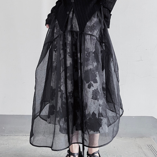 レース越しに見える花柄がエレガント♪ロング丈レイヤードスカート