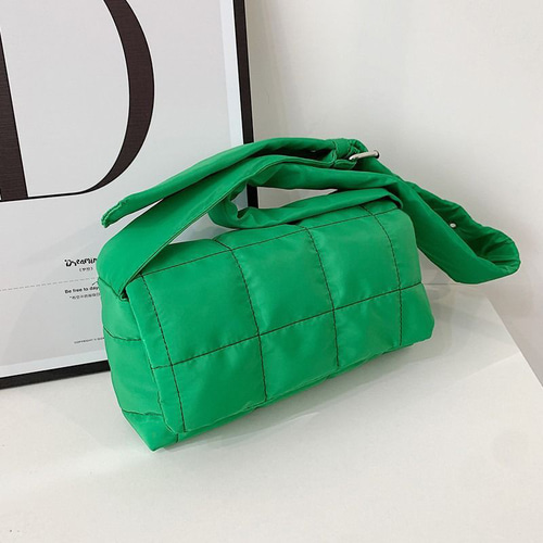 Accent Bag／キルティングブラック×ライムグリーン ショルダーバッグ レディース 黒 緑 韓国 ファッション キルティング