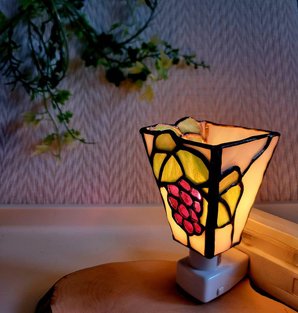 ステンドグラスランプ　ぶどう 葡萄 ぶどう オリジナルデザイン テーブルランプ スタンドライト