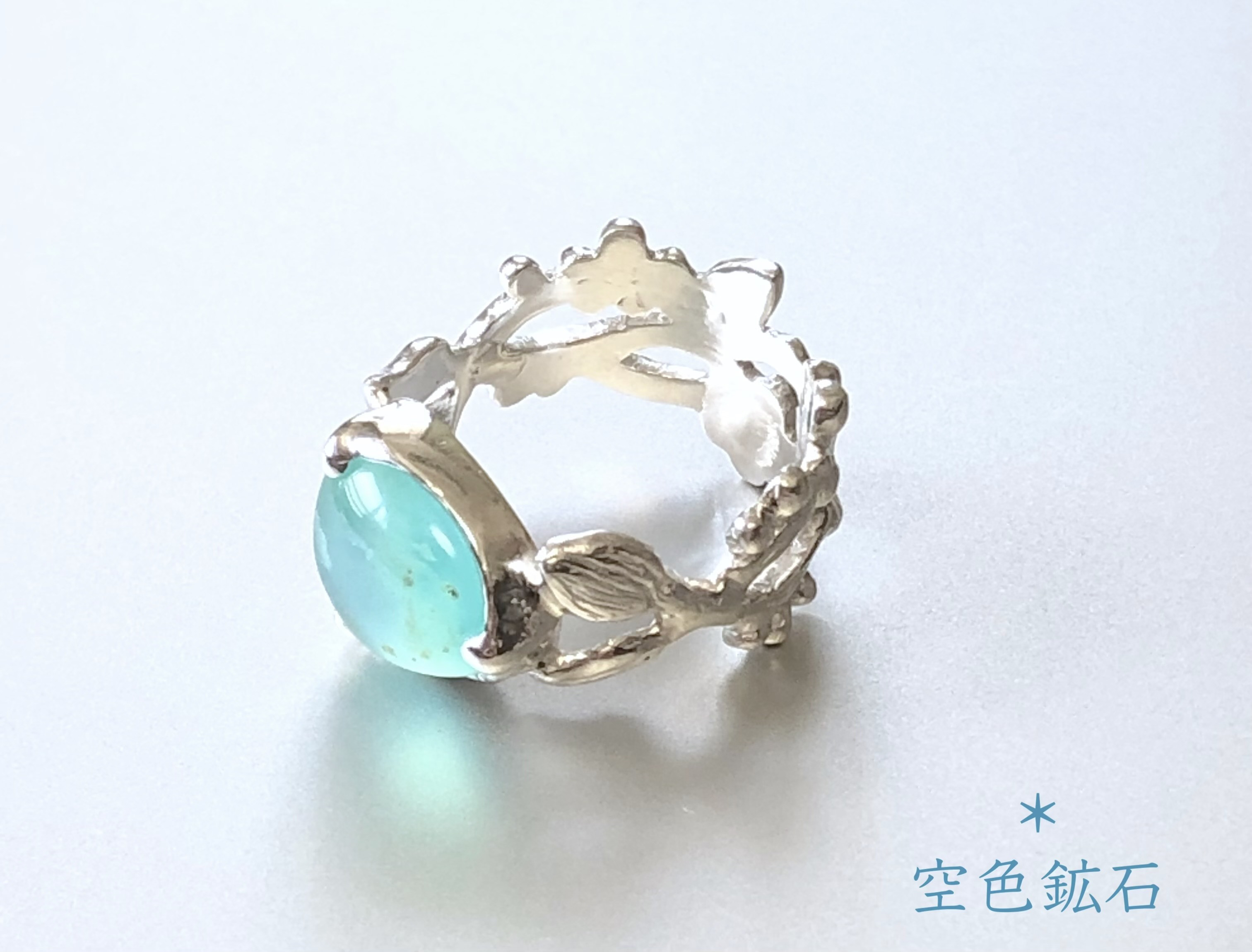 ◆寝覚めの湖◆　水色の水面が美しいブルーオパールの指輪