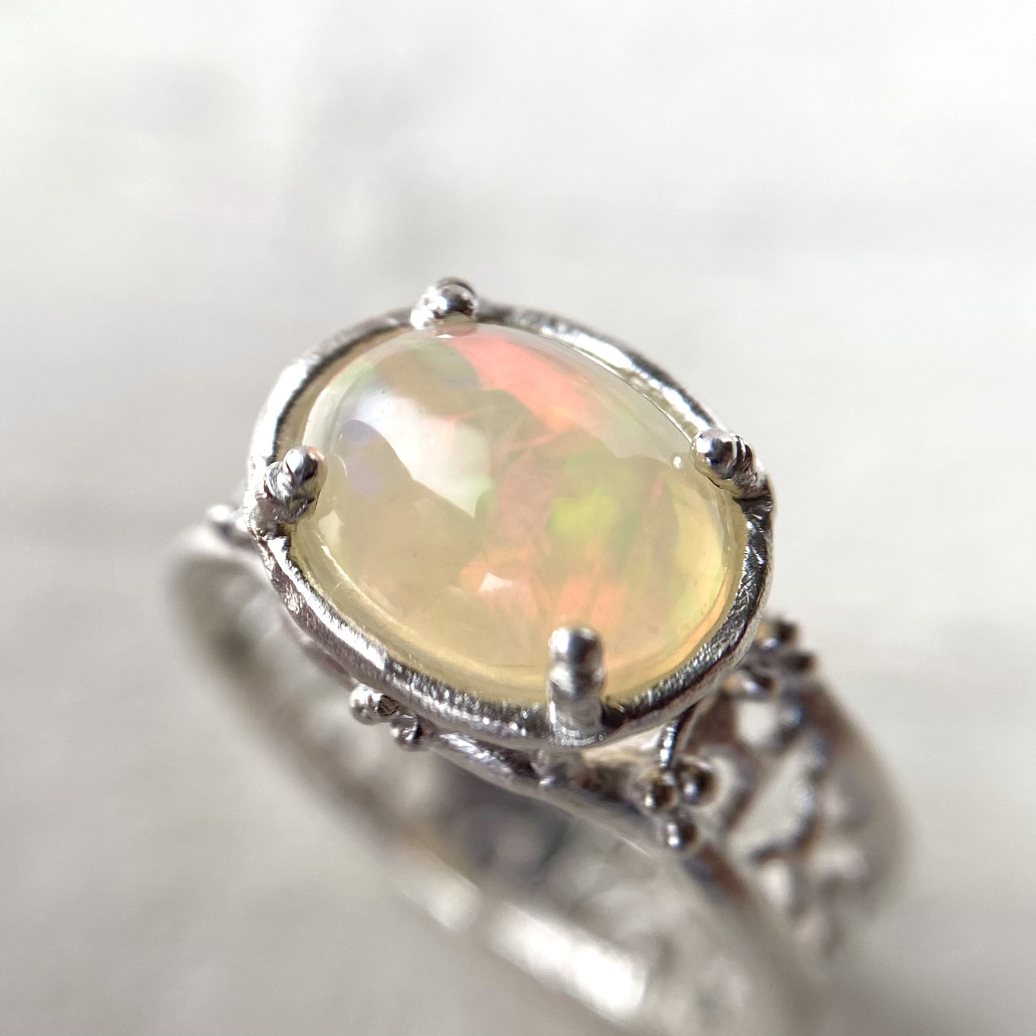 エチオピアオパールの指輪