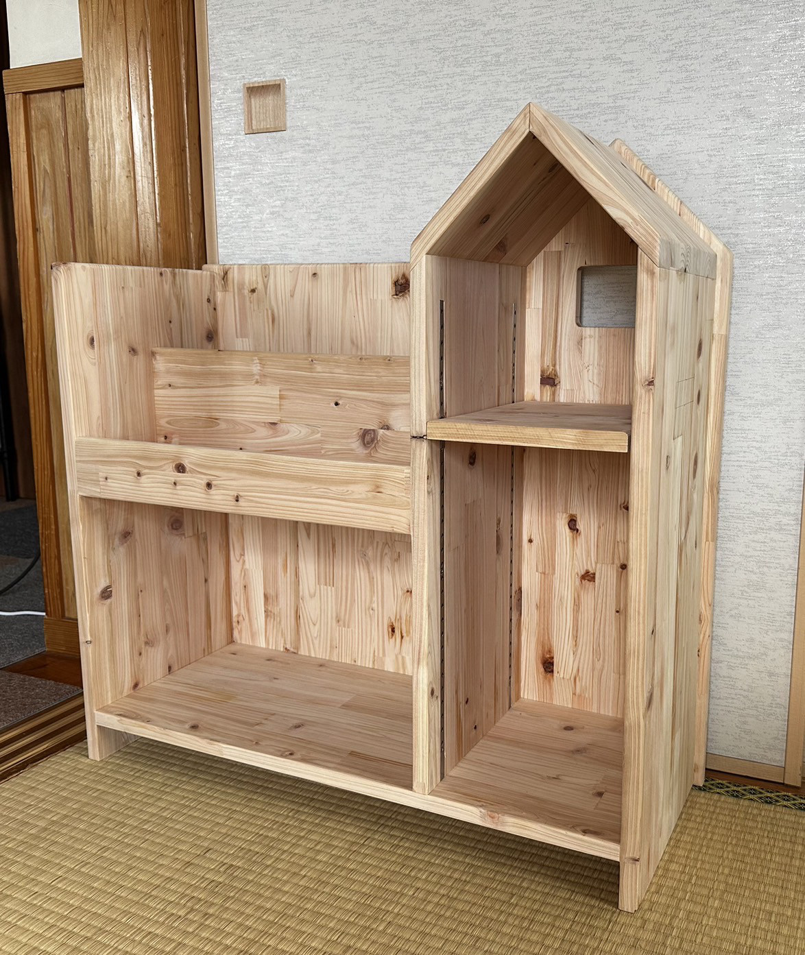 無垢 ハウス型シェルフ(無塗装) 絵本棚 ブックスタンド おもちゃ 無垢 ハウス型シェルフ(無塗装) 絵本棚 ブックスタンド おもちゃ