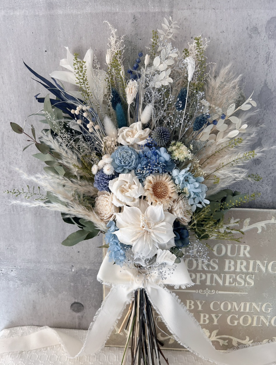 サムシングブルー　ブルーグリーン系ブーケ　スワッグ　ブライダルブーケ　前撮りブーケ　ロケーションフォト