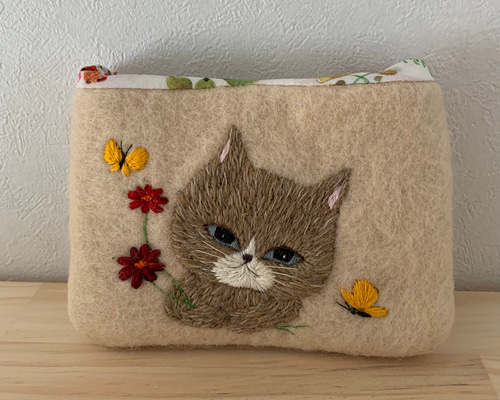 猫さんのティーブレイク　羊毛フェルト生地のポーチ a3d1411f047e84a63f6f8f5531b3ac