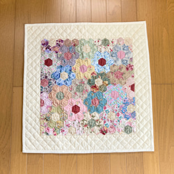 専用　パッチワーク　タペストリー　優しい花　ヘキサゴンブルー　クリスマス生地 6d734ddfba2b5e47128f8f1dd47124