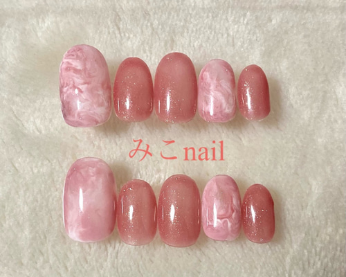 苺　ネイルチップ 苺 ネイルチップ イチゴネイル いちご ショートネイルの通販 by