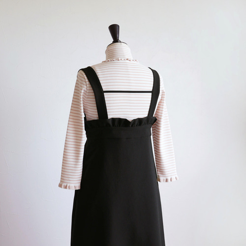 誰でもスッキリシルエット◎】フリルジャンパースカート【ブラック