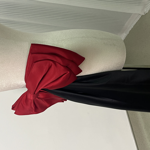 送料無料！ふっくら柔らかなバックリボン 光沢サテン ブラック  