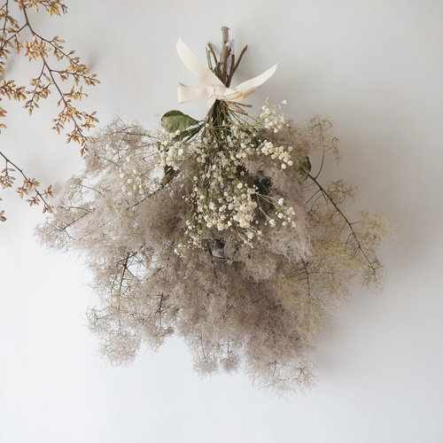 スモークツリーとかすみ草＊ドライフラワースワッグ❀ブーケ ギフト