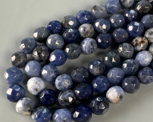 ソーダライト カット 6ミリ 28個 sb2833 天然石 pinky 通販 18066604