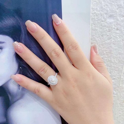 GIA鑑定書付き 0.8ct天然ダイヤモンド 指輪 K18 指輪・リング CHIC