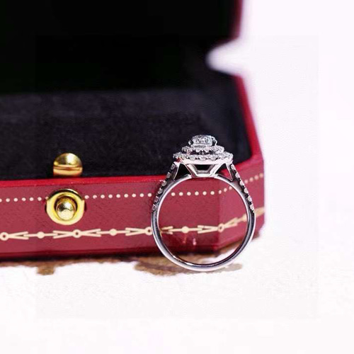 GIA鑑定書付き 0.8ct天然ダイヤモンド 指輪 K18 指輪・リング CHIC