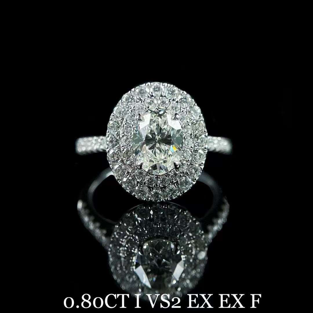 GIA鑑定書付き　0.8ct天然ダイヤモンド　指輪　K18