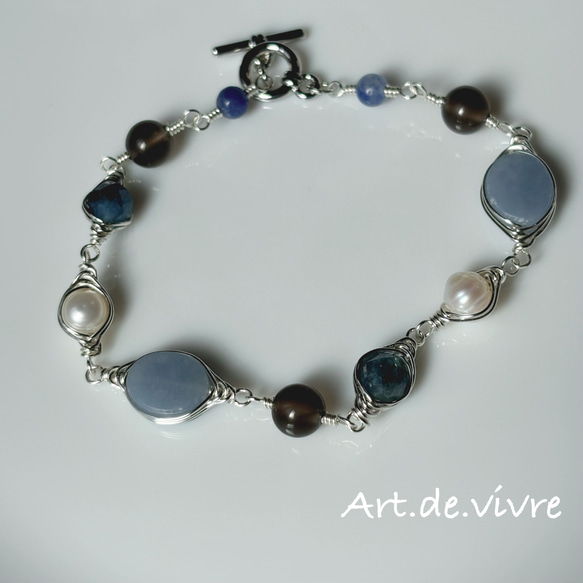 [再販]フォーマルにも映える「エンジェライト」＆「ディープブルーアクアマリン」＆「淡水パール」のブレス 3枚目の画像