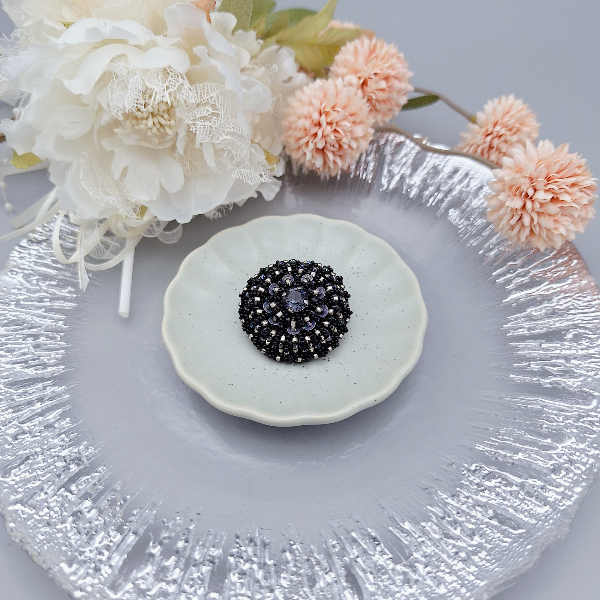 【brooch】丸ブローチ[ブラック][オートクチュール刺繍]