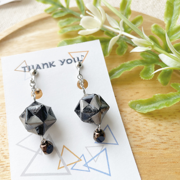 自分らしく輝く人　　イヤリング価格となっております 推し色折り紙イヤリング・ピアス イヤリング・ノンホールピアス ミキ