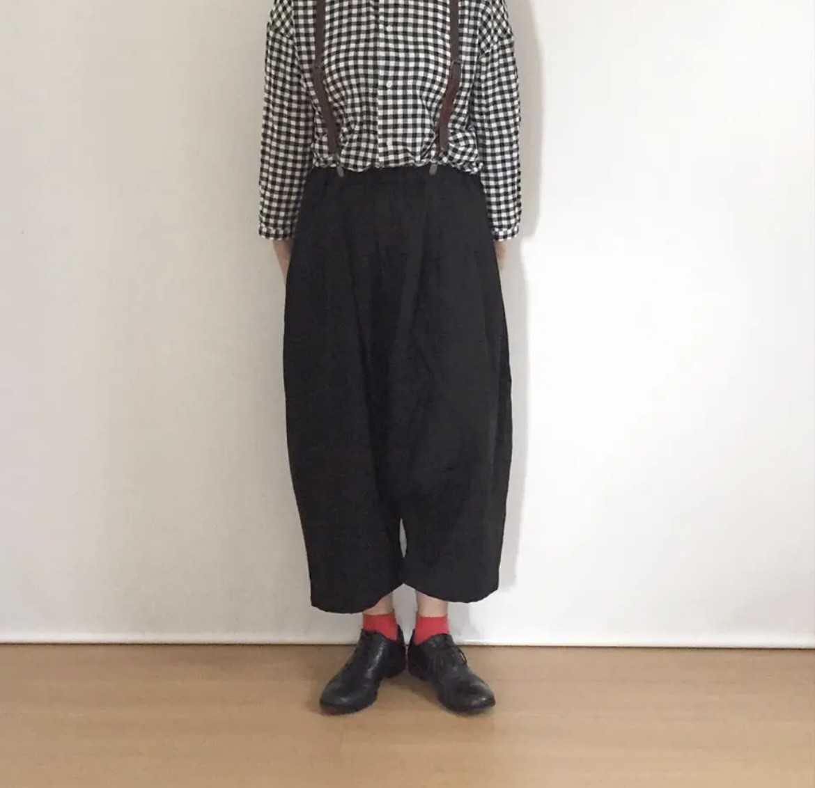 リネンのバルーンパンツ　※ブラック 8,208円