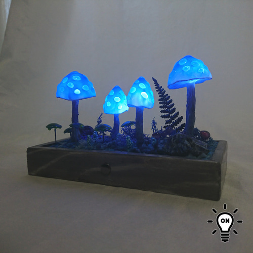 青の毒きのこランプ9 立体・オブジェ Darwin 通販 18067327｜Creema