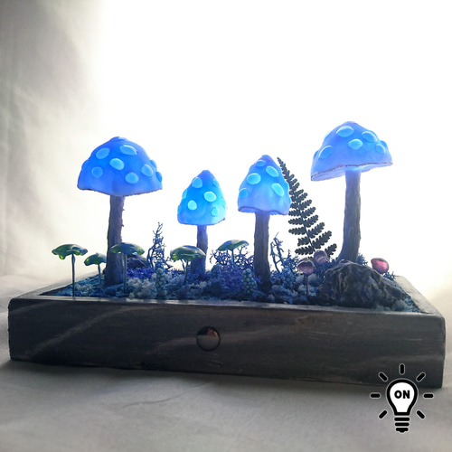 青の毒きのこランプ9 立体・オブジェ Darwin 通販 18067327｜Creema