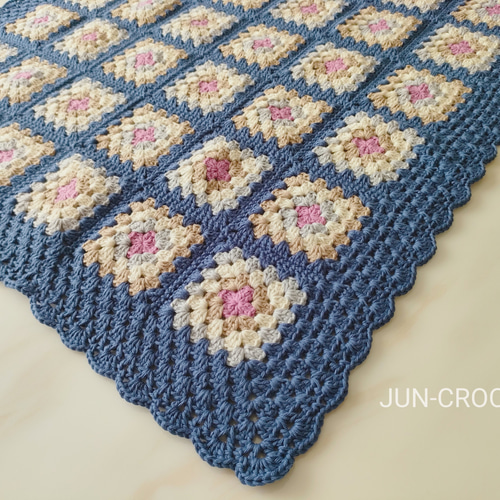 大人女子ブランケット*ロイヤルブルー／ひざ掛け／グラニースクエア