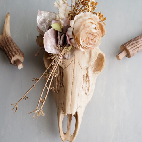 Botanical Bone 鹿スカル × アーティフィシャルフラワー 壁掛け