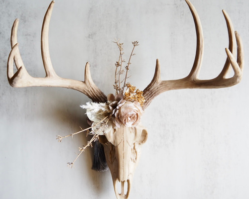 Botanical Bone 鹿スカル × アーティフィシャルフラワー 壁掛け