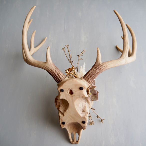 Botanical Bone 鹿スカル × アーティフィシャルフラワー 壁掛けインテリア（Stag ver.） 12枚目の画像