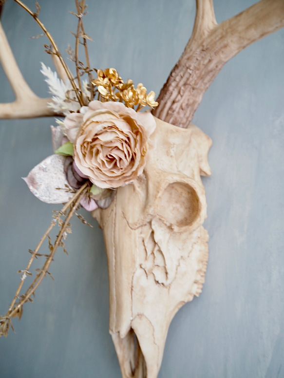 Botanical Bone 鹿スカル × アーティフィシャルフラワー 壁掛けインテリア（Stag ver.） 13枚目の画像
