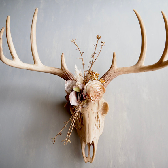 Botanical Bone 鹿スカル × アーティフィシャルフラワー 壁掛けインテリア（Stag ver.） 4枚目の画像