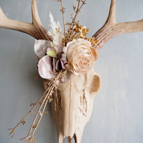 Botanical Bone 鹿スカル × アーティフィシャルフラワー 壁掛け