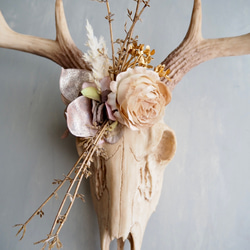 Botanical Bone 鹿スカル × アーティフィシャルフラワー 壁掛けインテリア（Stag ver.） 3枚目の画像
