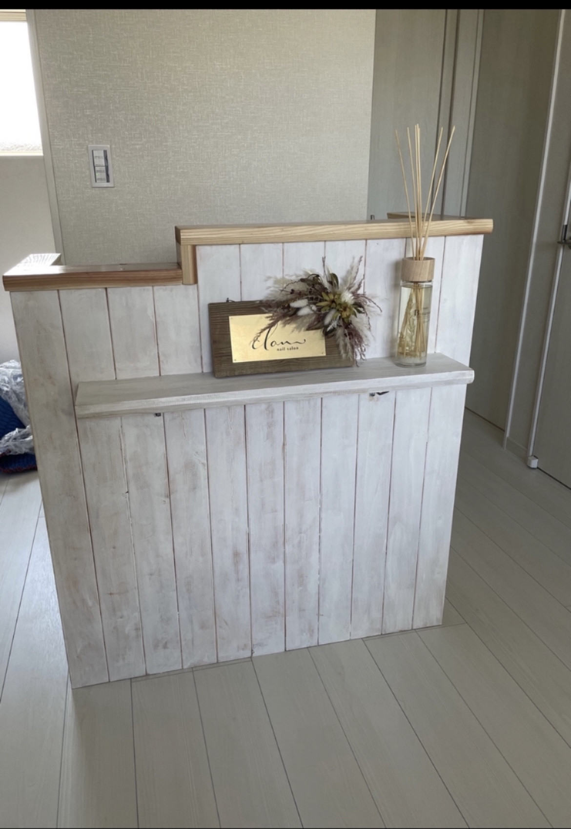 【段差】カウンター　レジ　荷物置付　幅90✖︎高さ105✖︎奥行き38センチ