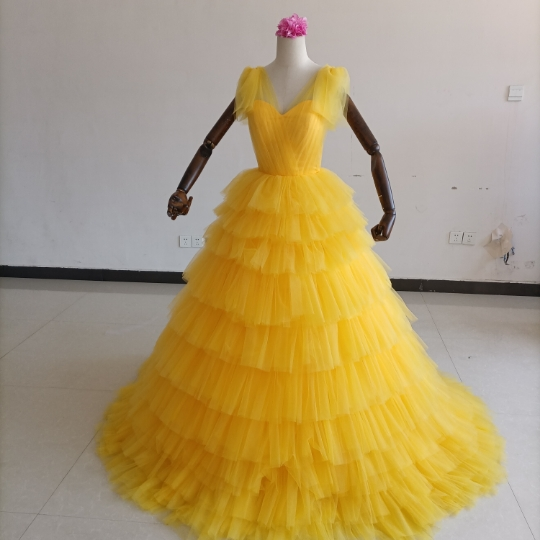 可愛い パーティードレス イエロー 柔らかく重ねたチュールスカート 編み上げ 前撮り