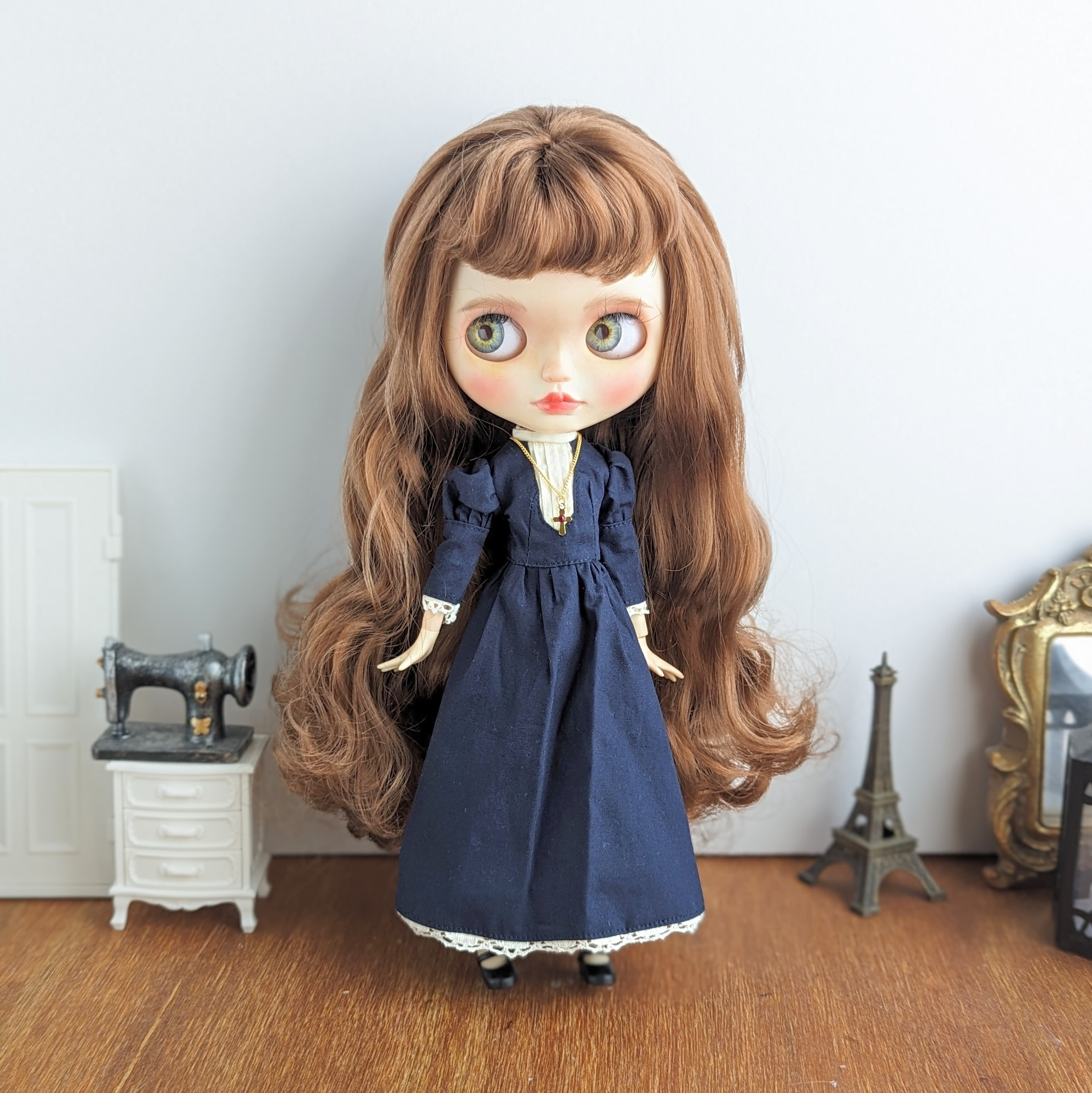 1015※ピンタックのヨーク・ワインレッドのクラシカルロングドレス