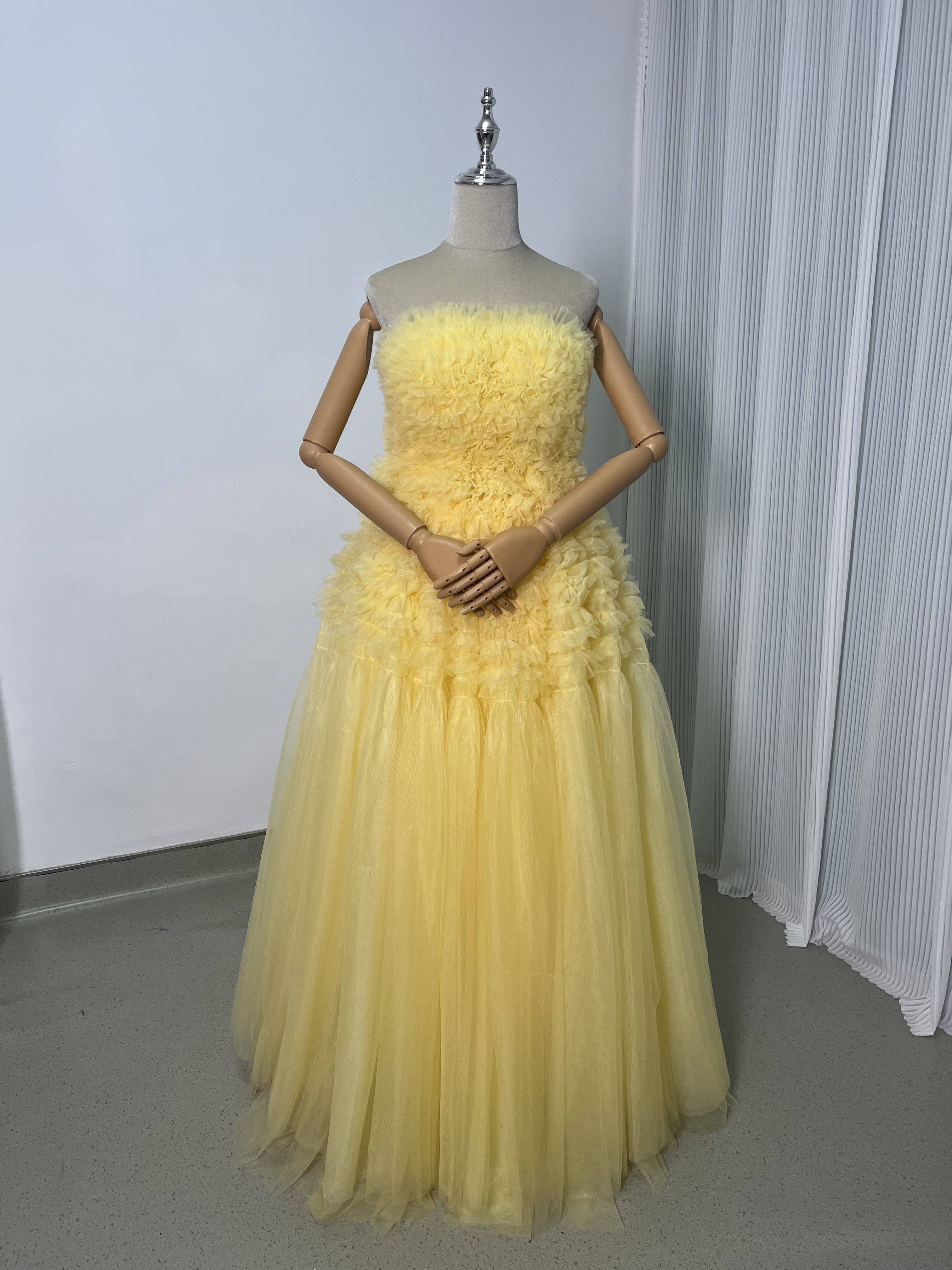 人気上昇！カラードレス  イエロー ベアトップ デザイン感 可愛い ファスナー 前撮り 結婚式