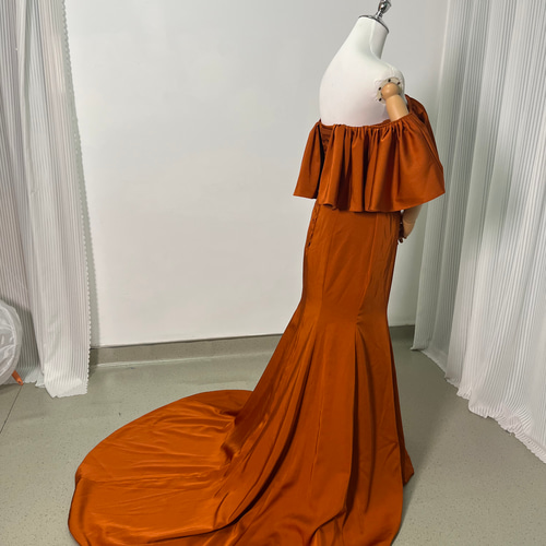 カラードレス テラコッタ色 優雅なシルエット マーメイドライン