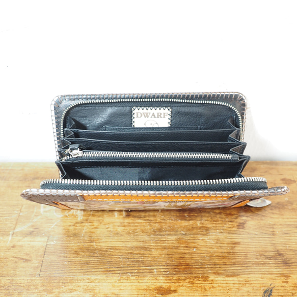 【1点あります】アニマルリバティトラベルクラッチ財布 ======================================