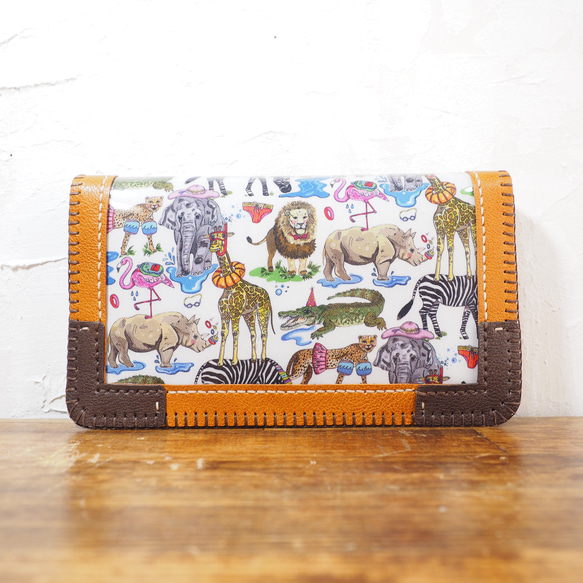 【1点あります】アニマルリバティトラベルクラッチ財布 ======================================