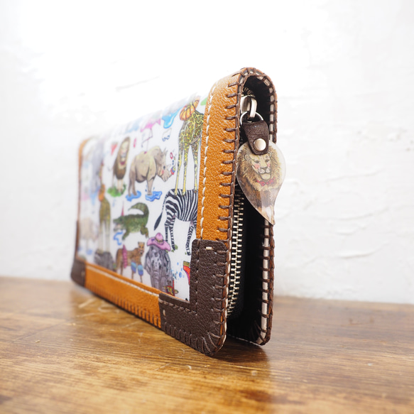 【1点あります】アニマルリバティトラベルクラッチ財布 ======================================